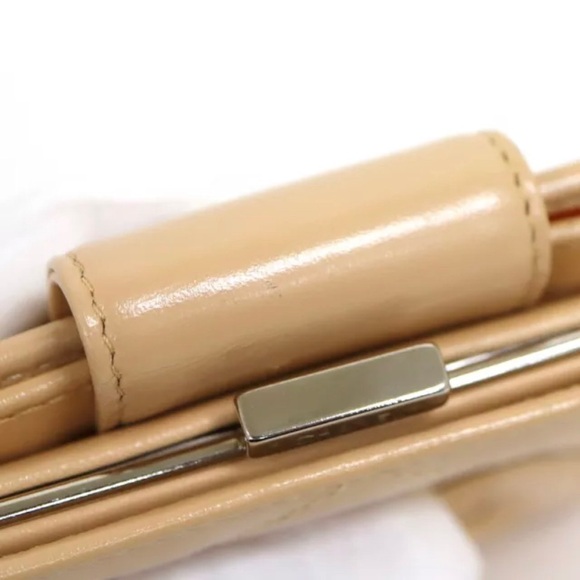 Chanel Bifold Kisslock Wallet- Camben Line- Patent Leather - Picture 6 of 9